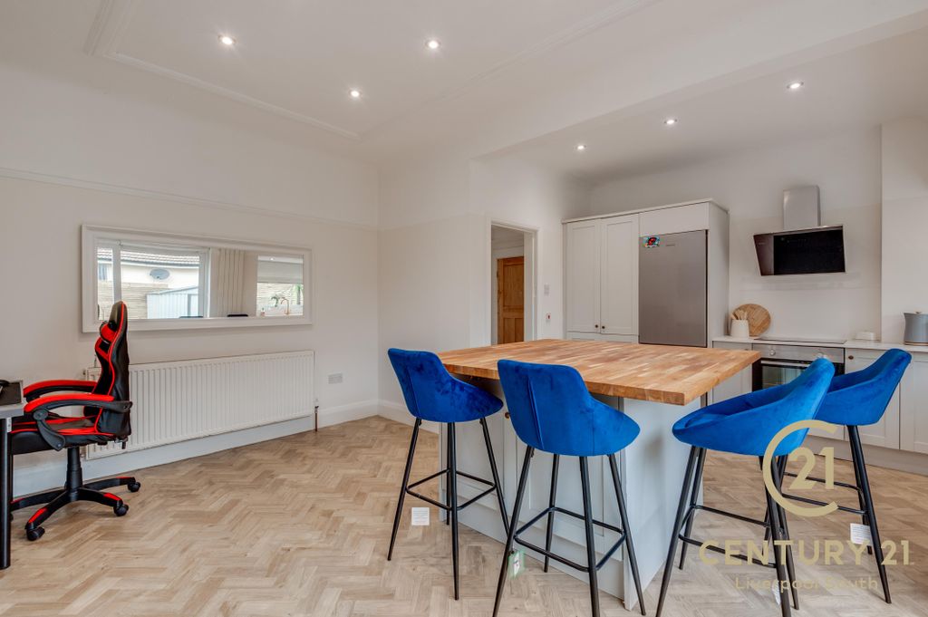 Property photo 3 of 21