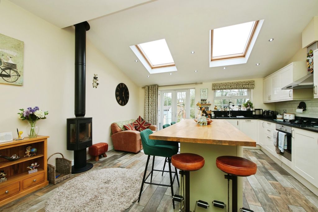 Property photo 3 of 20 Photo #3