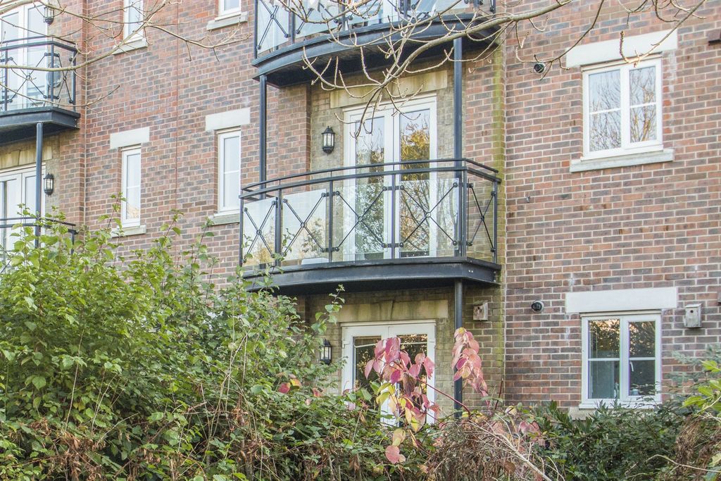 Property photo 1 of 15 Front