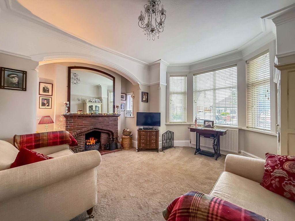 Property photo 3 of 31