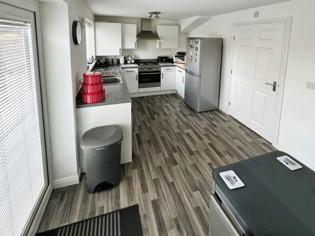 Property photo 3 of 13 290Ed702-Kitchen 20Diner 201.Jpg