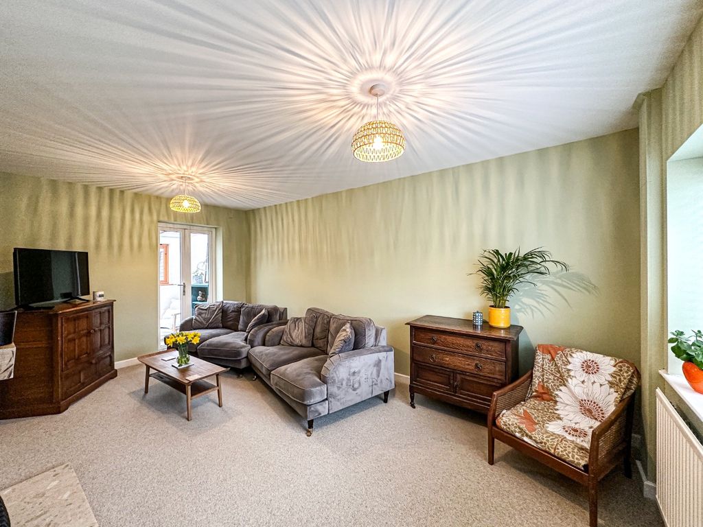 Property photo 3 of 19 4829996