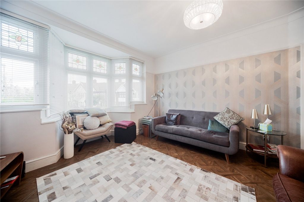 Property photo 3 of 22 Picture No. 04