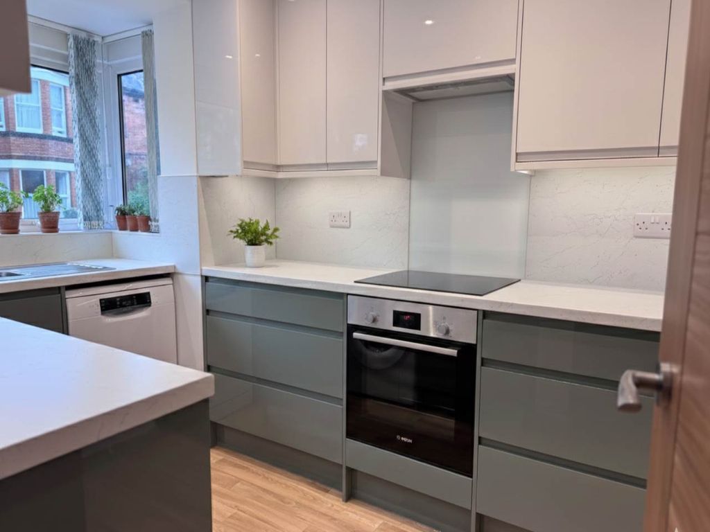 Property photo 2 of 6 Kitchen