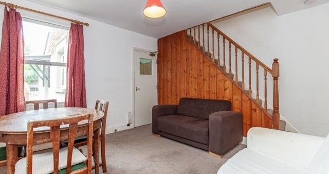 Property photo 2 of 10 3