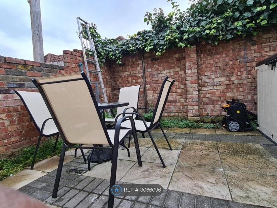 Property photo 3 of 35 Garden