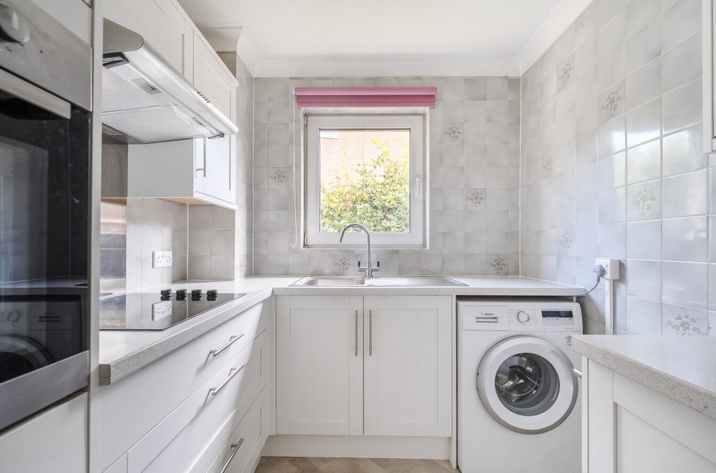 Property photo 2 of 12 1368896-14-68F0B4...