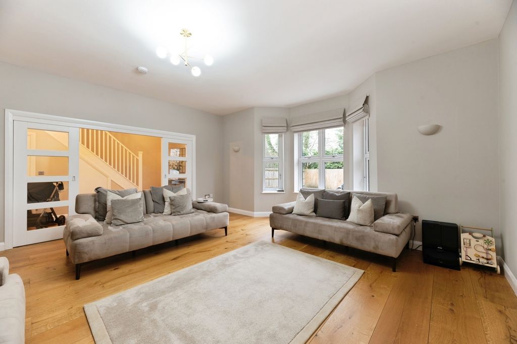 Property photo 2 of 24 Pbox-Img.Jpg