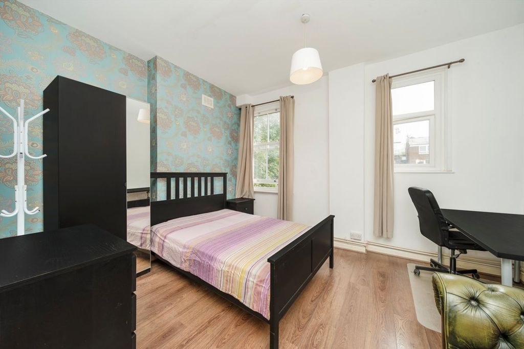 Property photo 3 of 5