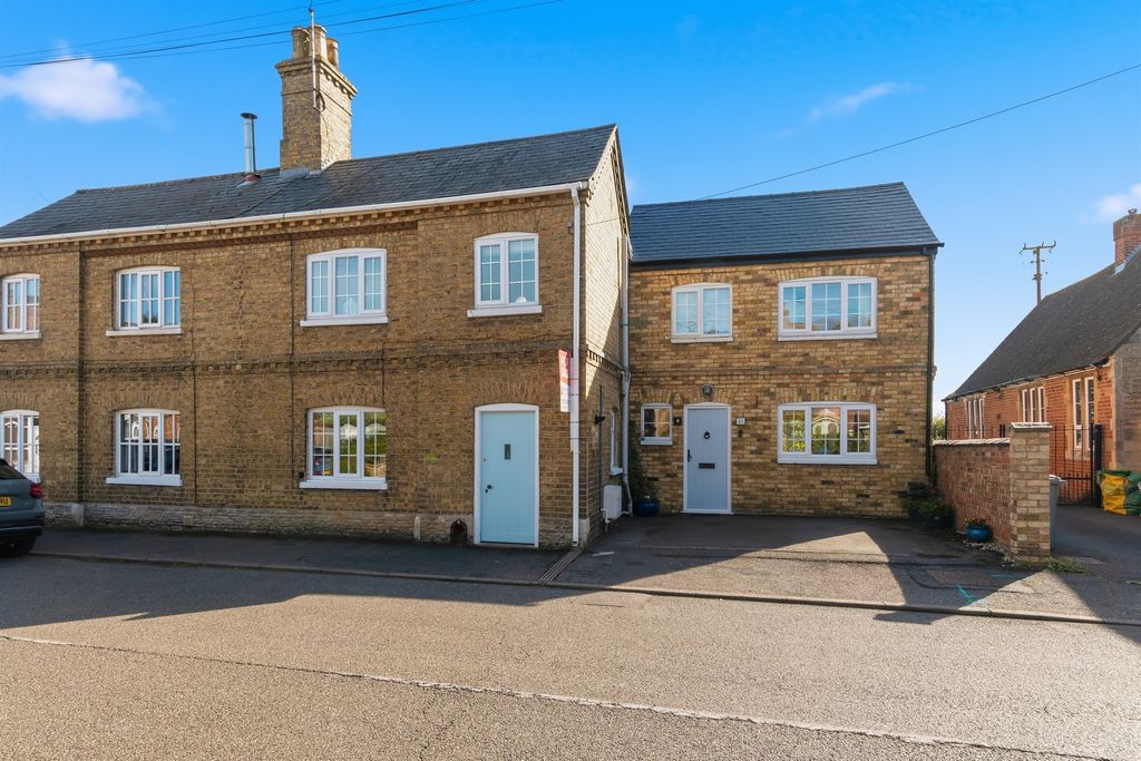 Property photo 1 of 28