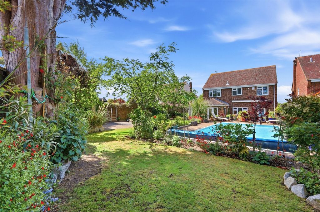 Property photo 3 of 25 Picture No. 32