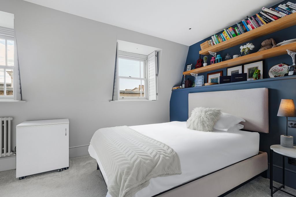 Abingdon Road, Kensington, London W8, United Kingdom, 4 bed property ...