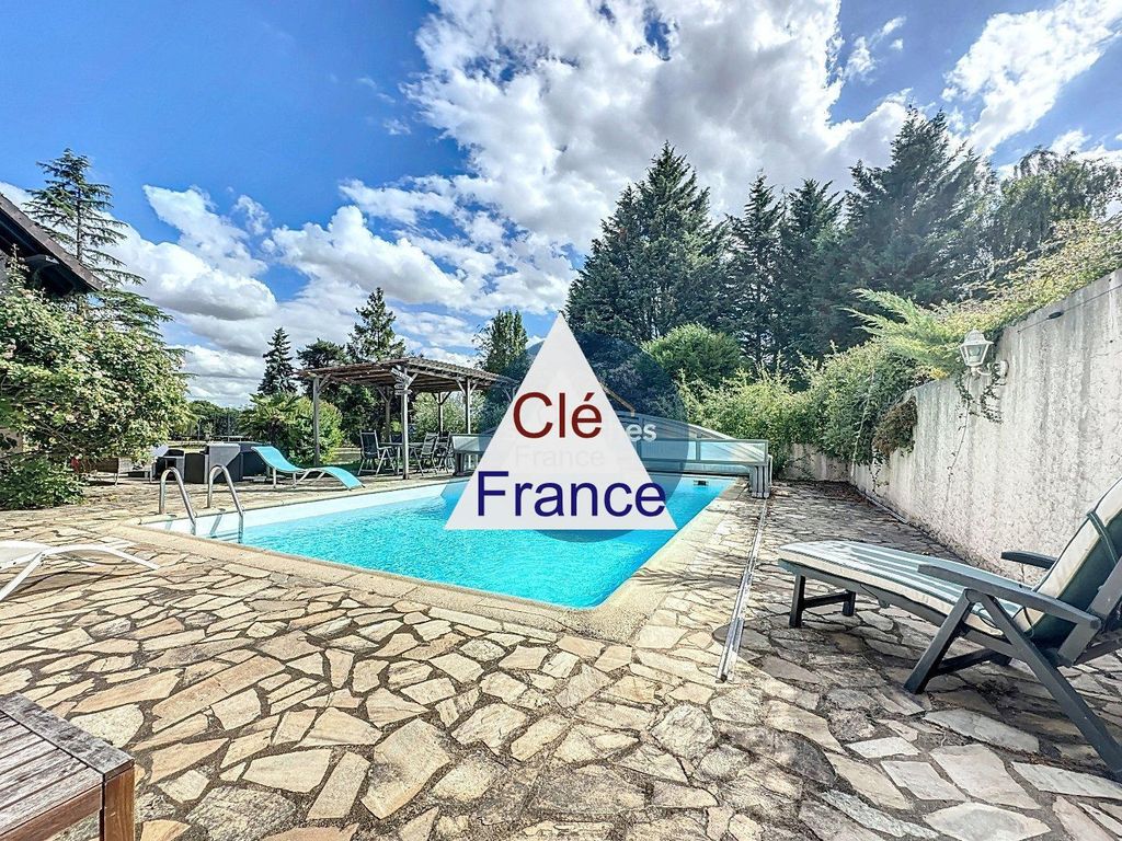 Property photo 2 of 24