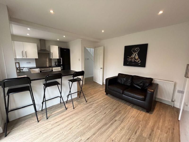 Property photo 3 of 10 Gallery