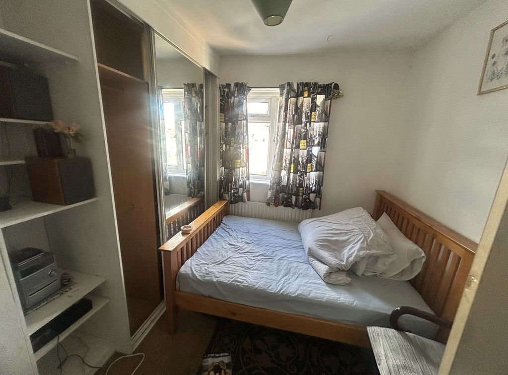 Property photo 2 of 3