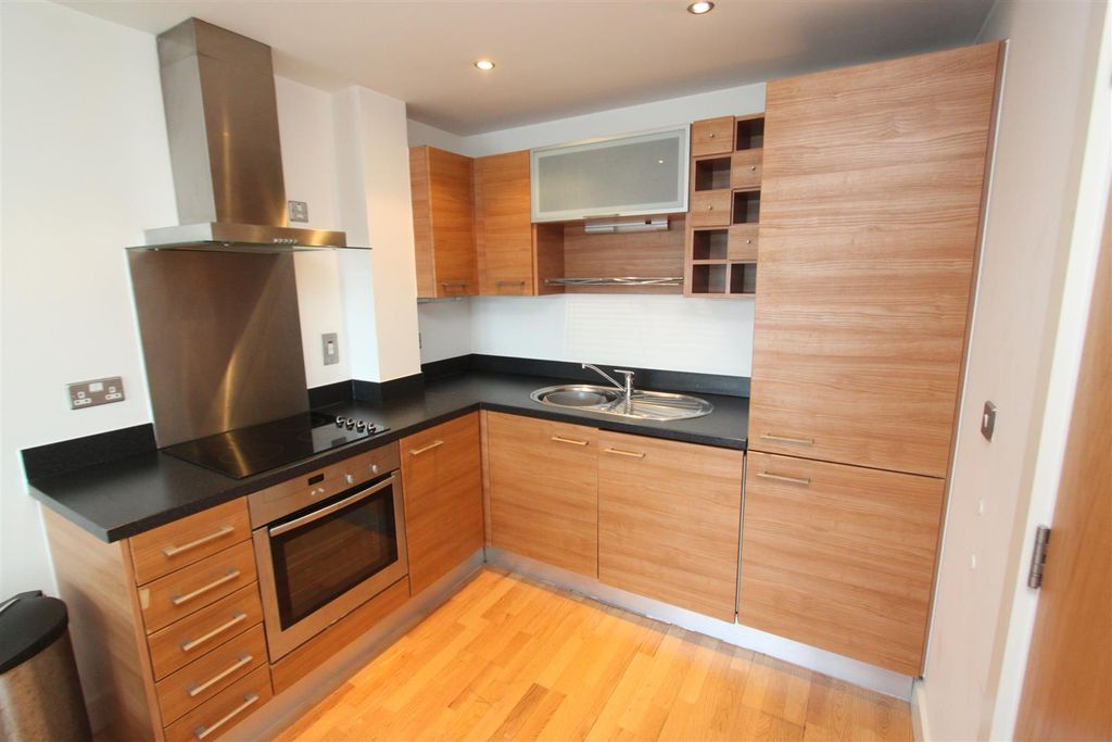 Property photo 2 of 7 Kitchen.Jpg