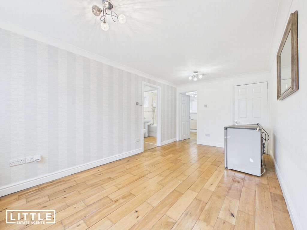 Property photo 2 of 12 Photo 1