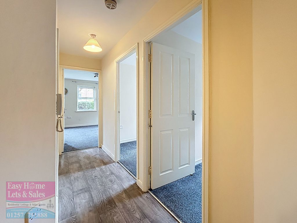 Property photo 3 of 13 Hallway