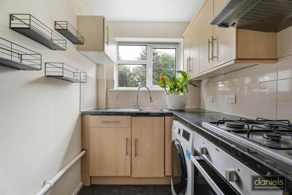 Property photo 2 of 6