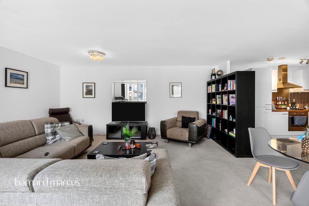 Property photo 3 of 20