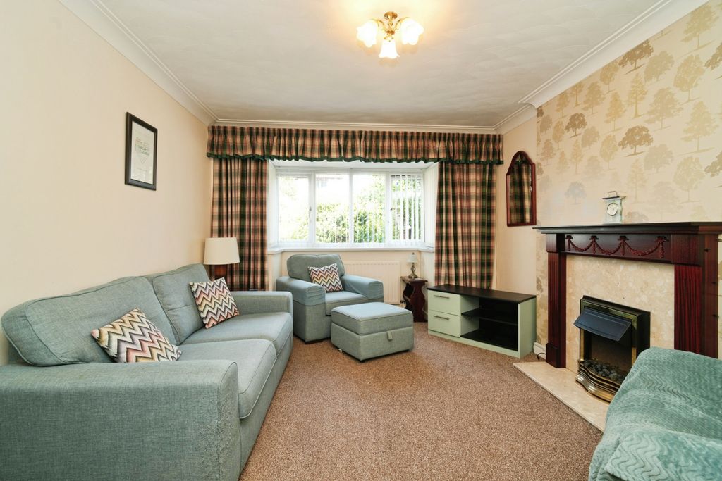 Property photo 2 of 25