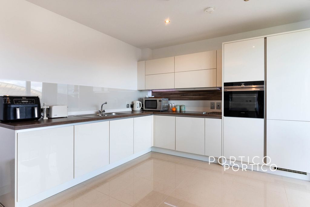 Property photo 3 of 15 Pbox-Img.Jpg