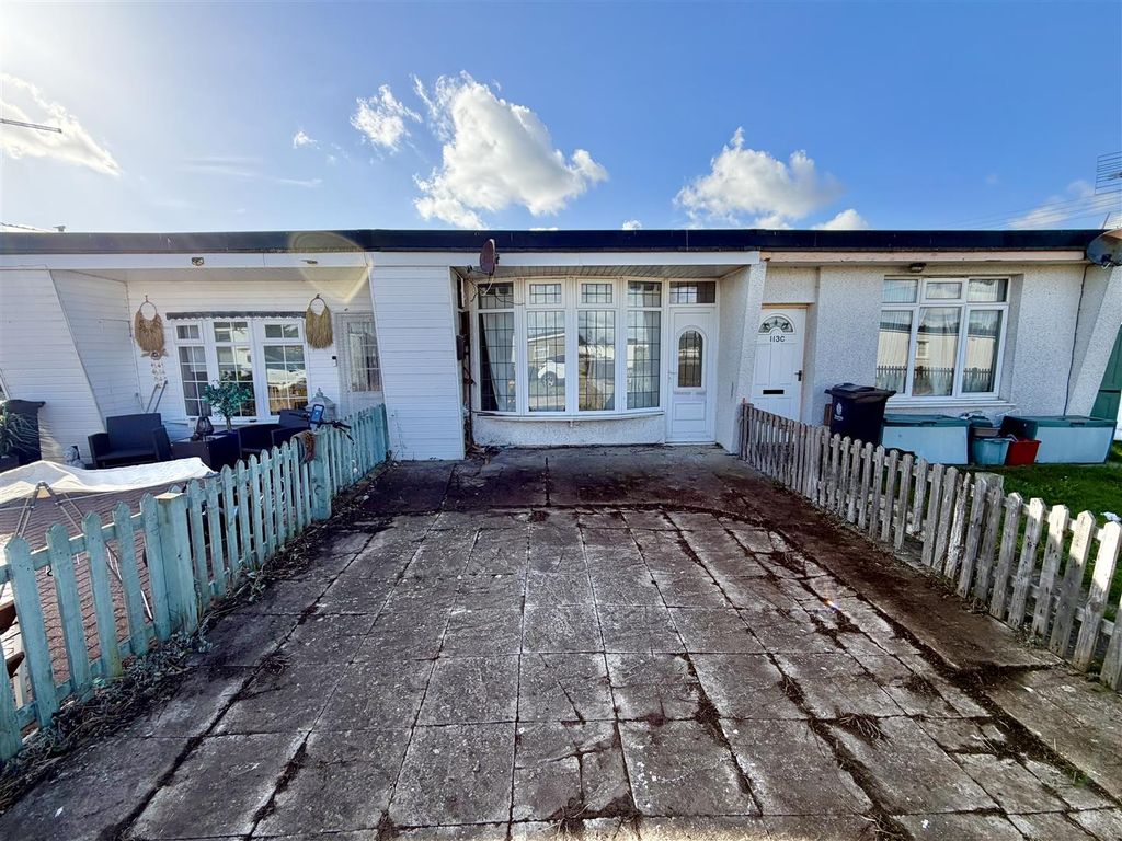 Property photo 1 of 7 Outside Front
