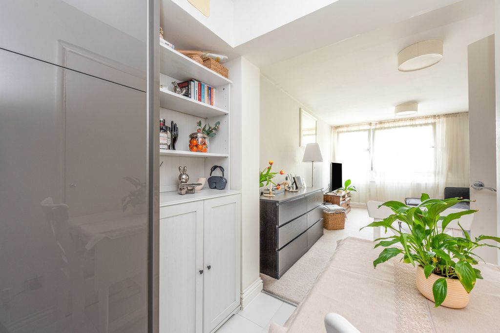 Property photo 2 of 10 Pbox-Img.Jpg