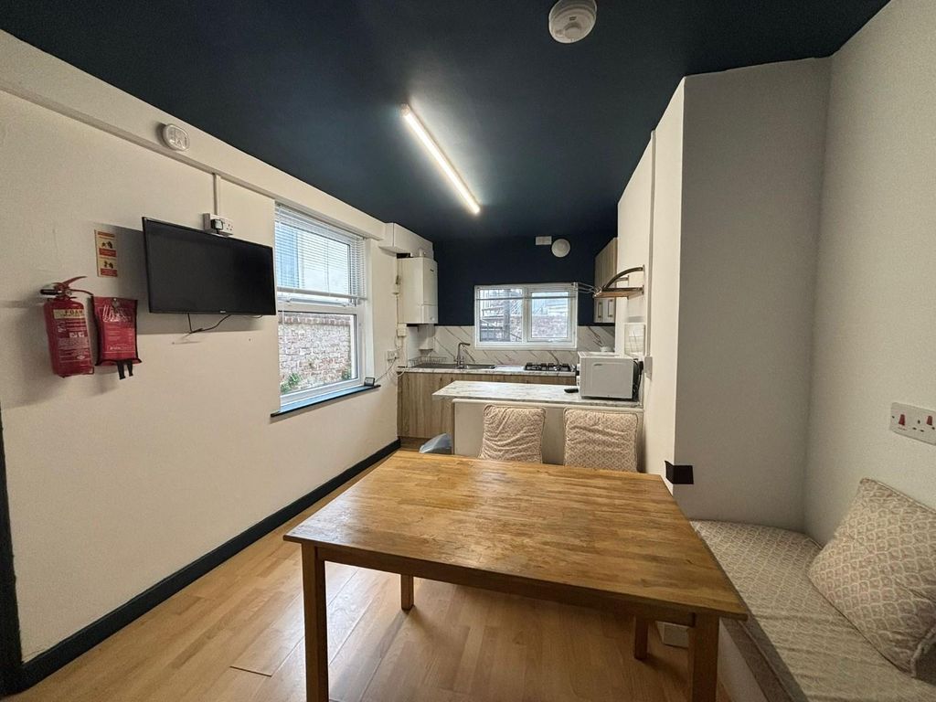 Property photo 2 of 6 0332941E-B16c-4c9E-9393-d9E88A33Ebfc.Jpg