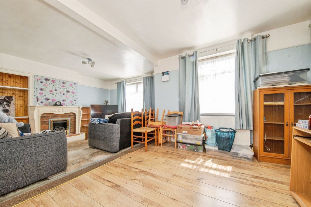 Property photo 2 of 14