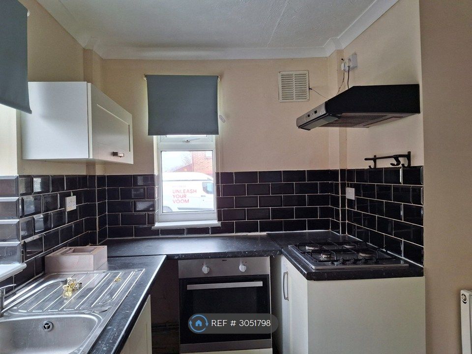 Property photo 2 of 13 Kitchen