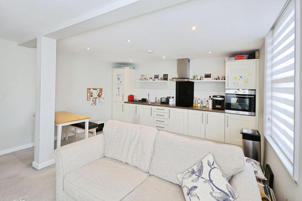 Property photo 2 of 11 Reception Room / Kitchen