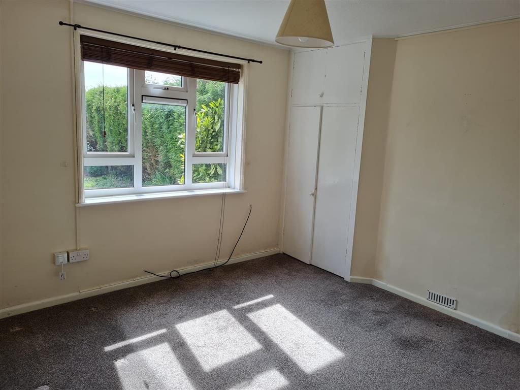 Property photo 3 of 6 Bedroom 1