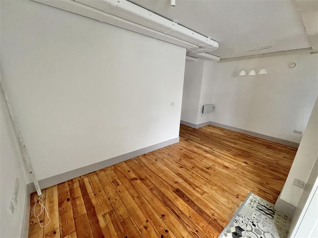 Property photo 3 of 8 Image