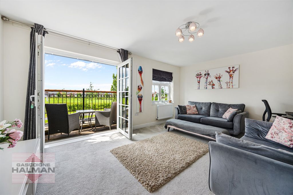 Property photo 1 of 28 (Main)