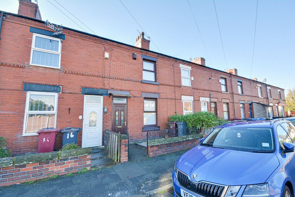 Property photo 1 of 12