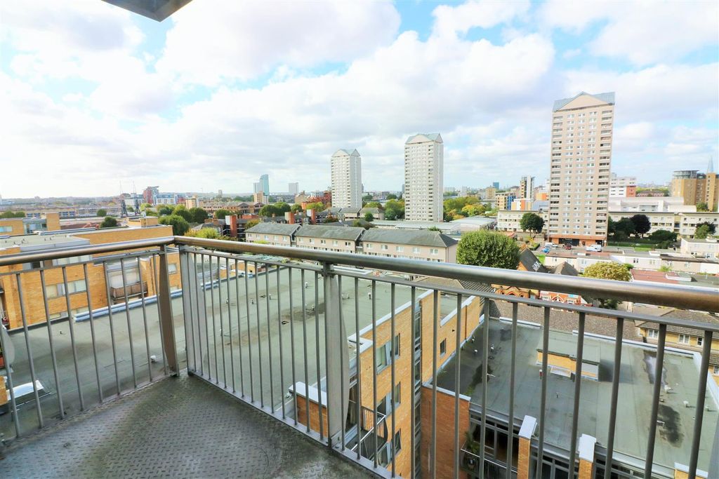 Property photo 2 of 9 Gainsborough House.Jpg