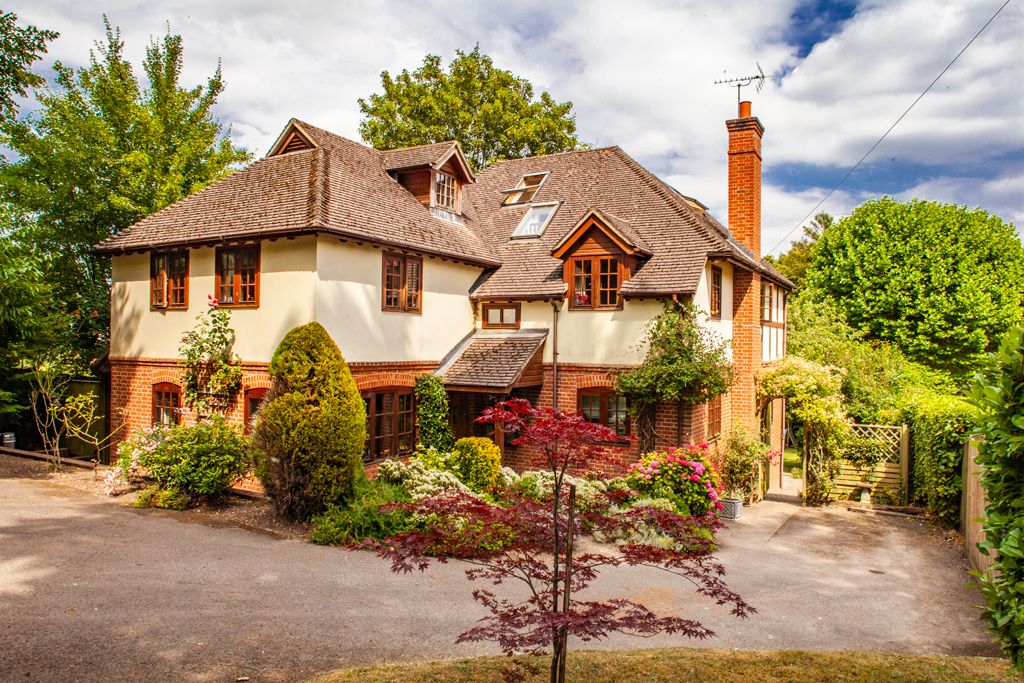 Property photo 1 of 18