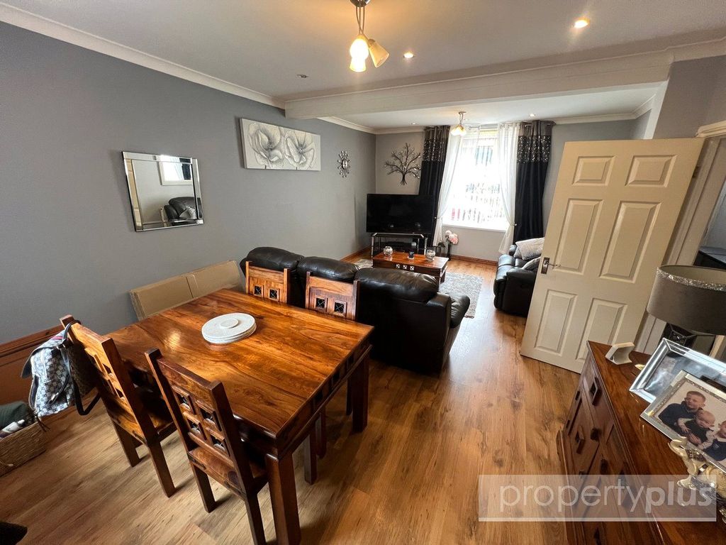 Property photo 3 of 16 Picture No. 04
