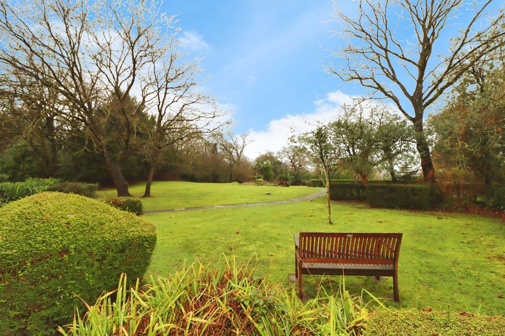 Property photo 2 of 11