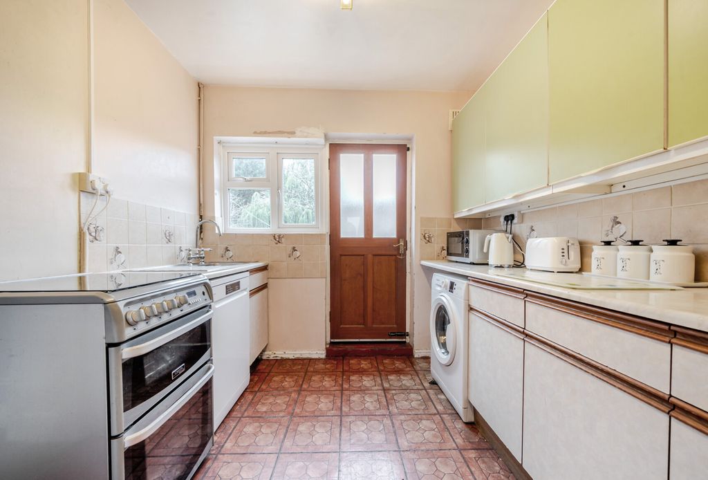 Property photo 2 of 12 1369112-5-68F776F...