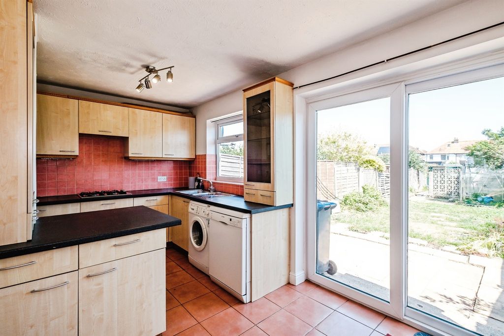 Property photo 3 of 16