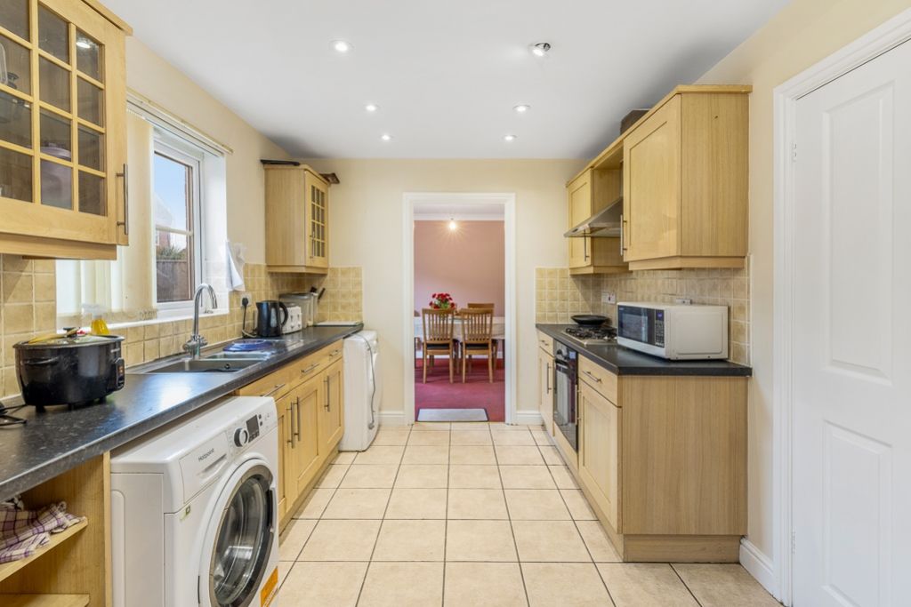 Property photo 3 of 22 9 Hobsons Green (Spalding)-16