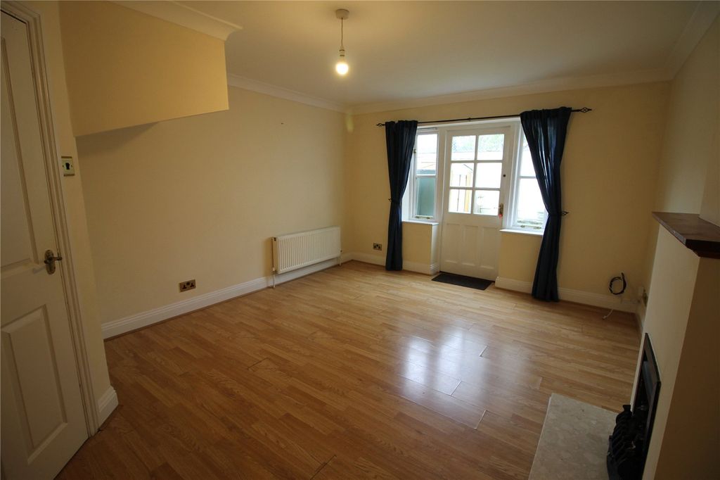 Property photo 2 of 19 Picture No. 28