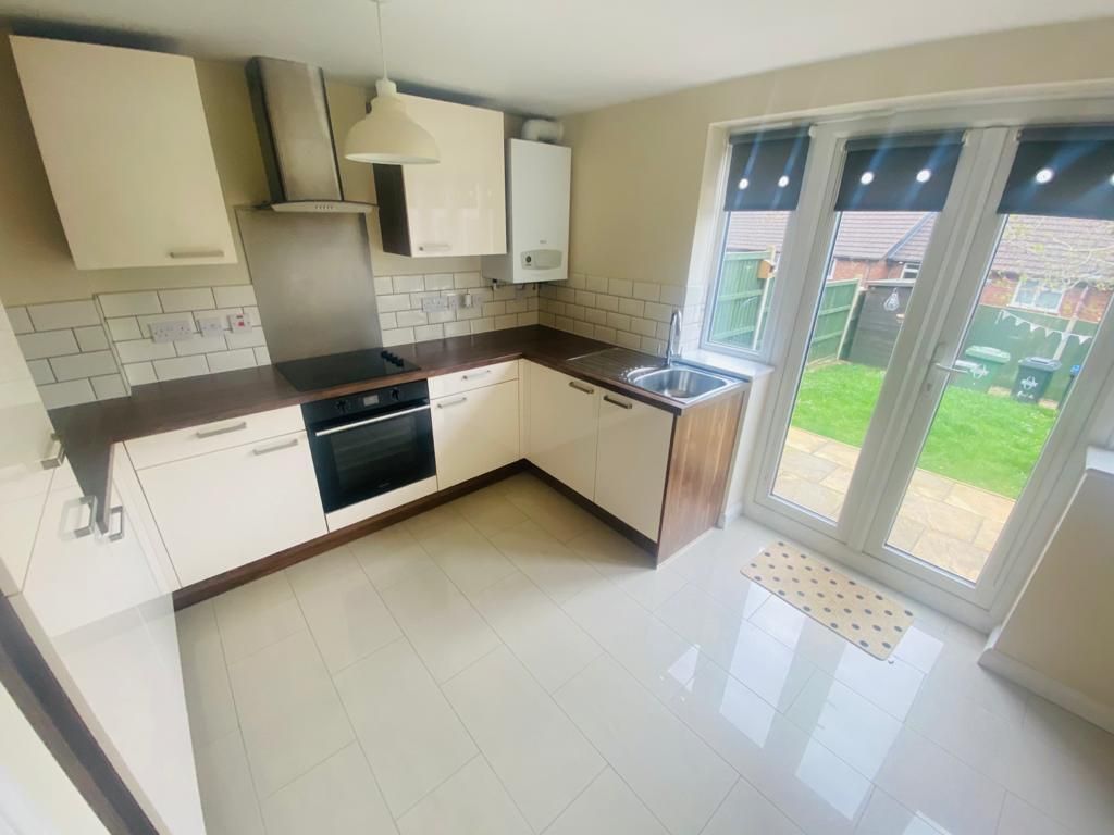 Property photo 3 of 14 Kitchen