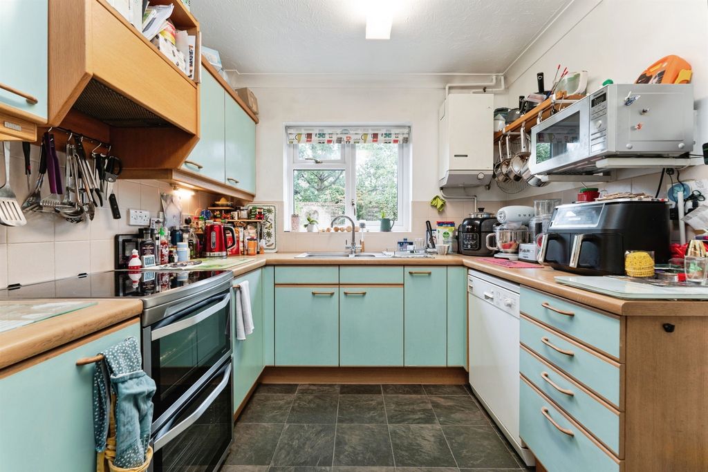 Property photo 2 of 17