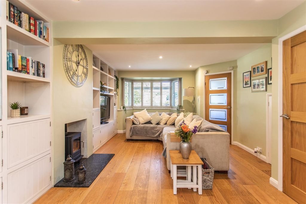 Property photo 3 of 18