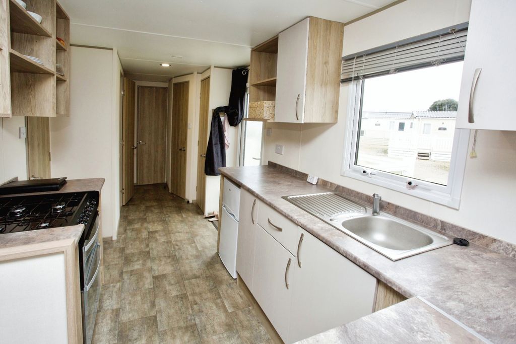 Property photo 3 of 15 Kitchen