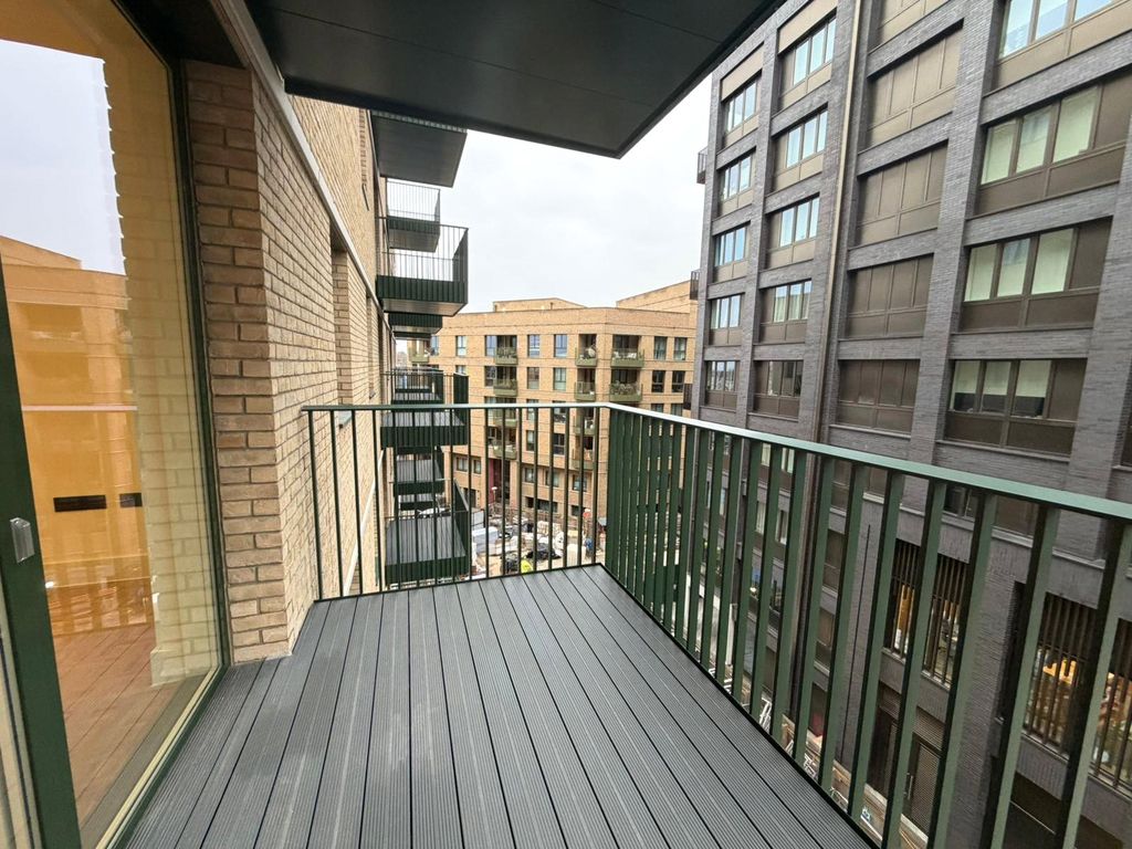 Property photo 3 of 14 Picture No. 15