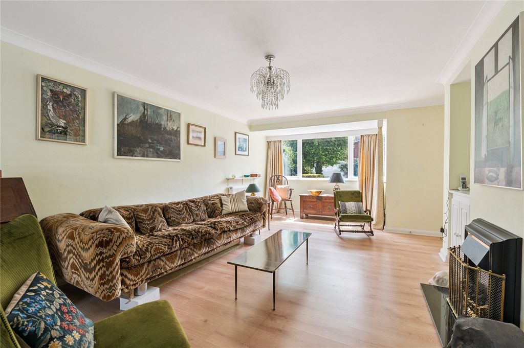 Property photo 3 of 14 Sitting Room